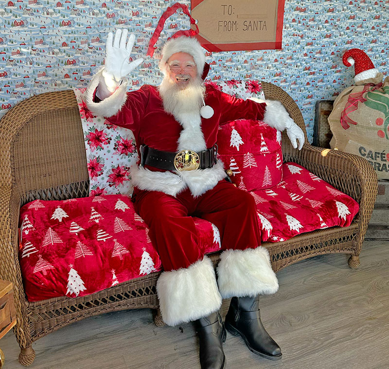 Santa in Outdoor Personia Shed at Hanover Crossing Stroll