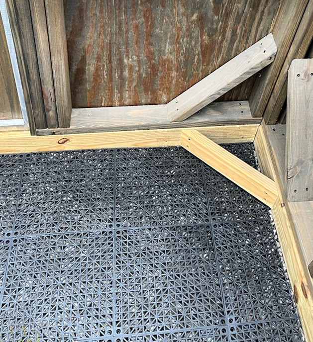 Outdoor-Personia-Greenhouses-plastic-floor2